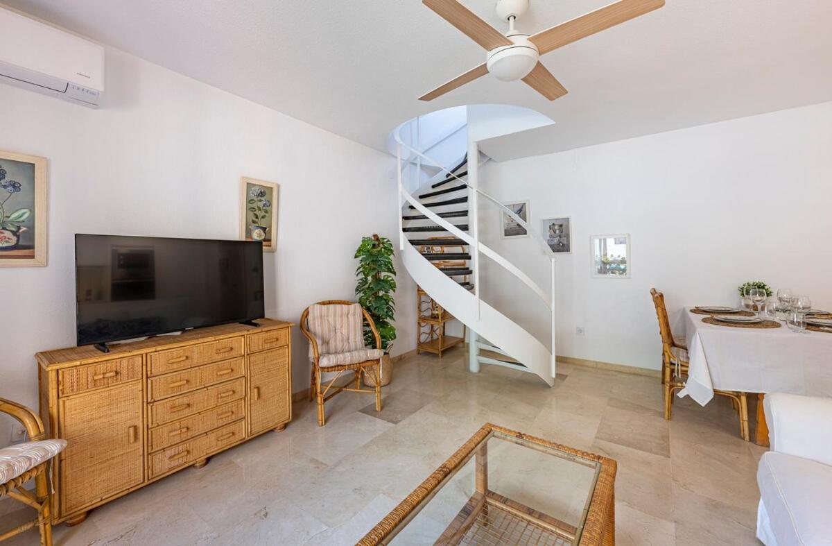 Wonderful Flat With Privateterrace And Pool