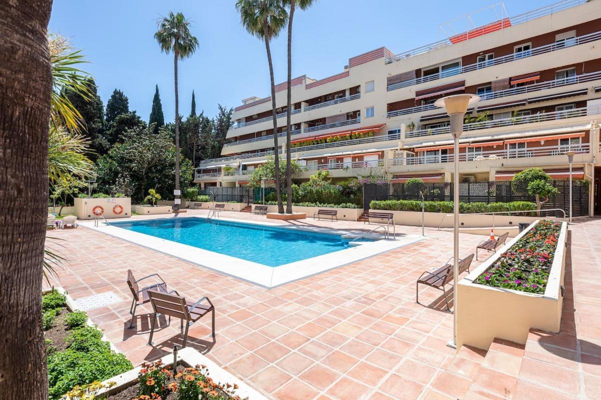 Wonderful Flat With Privateterrace And Pool Apartment