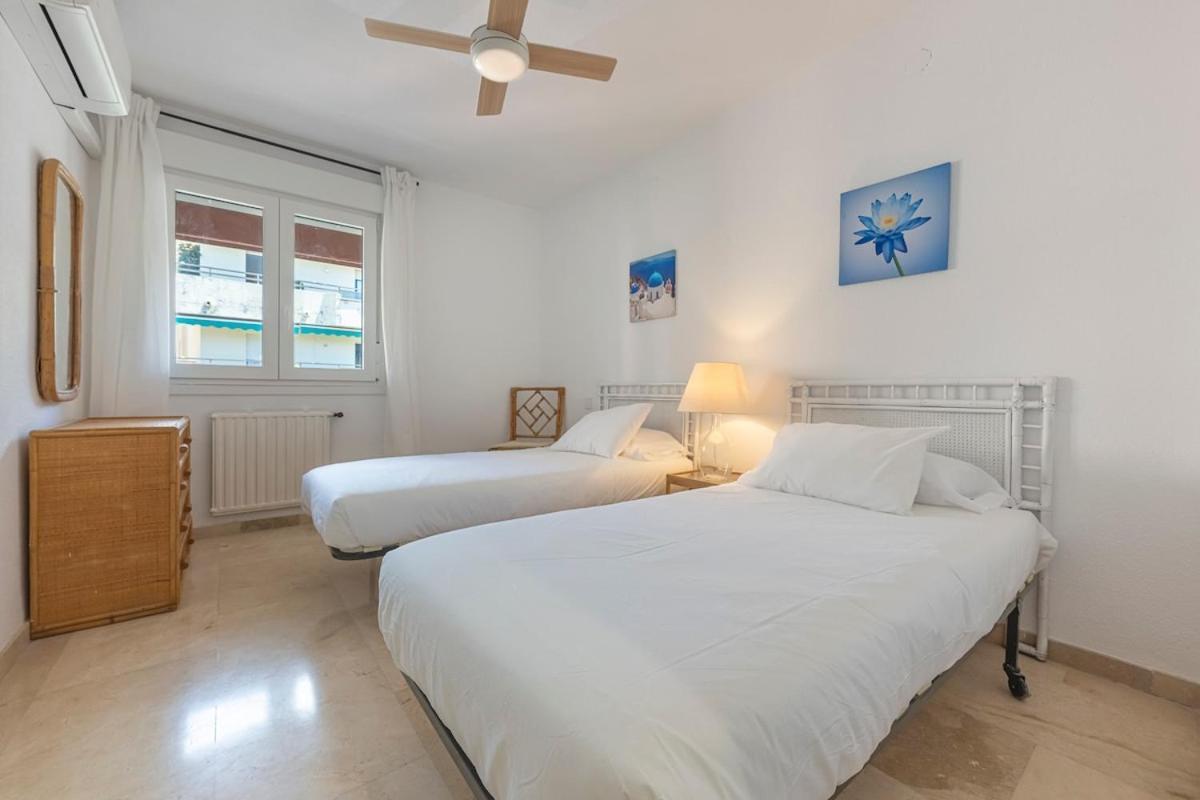 Wonderful Flat With Privateterrace And Pool Apartment