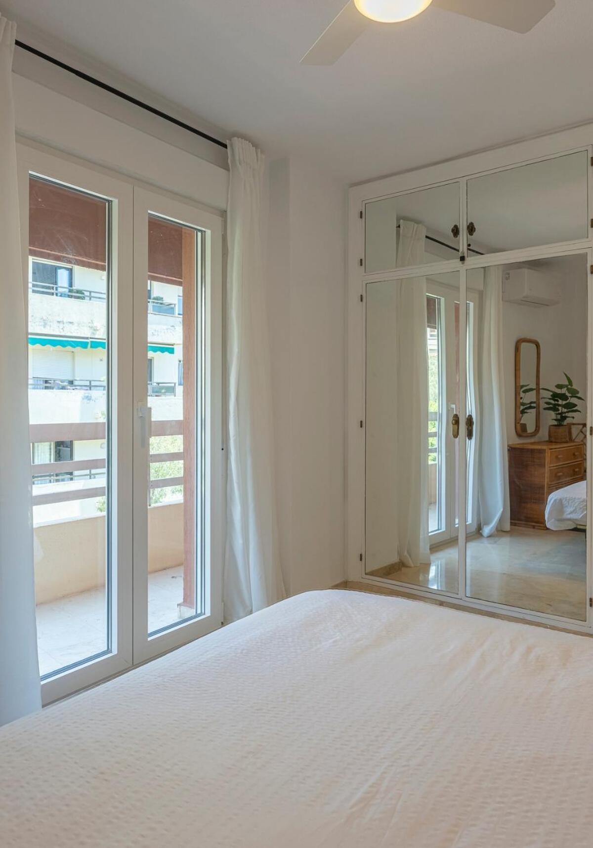 Wonderful Flat With Privateterrace And Pool Marbella